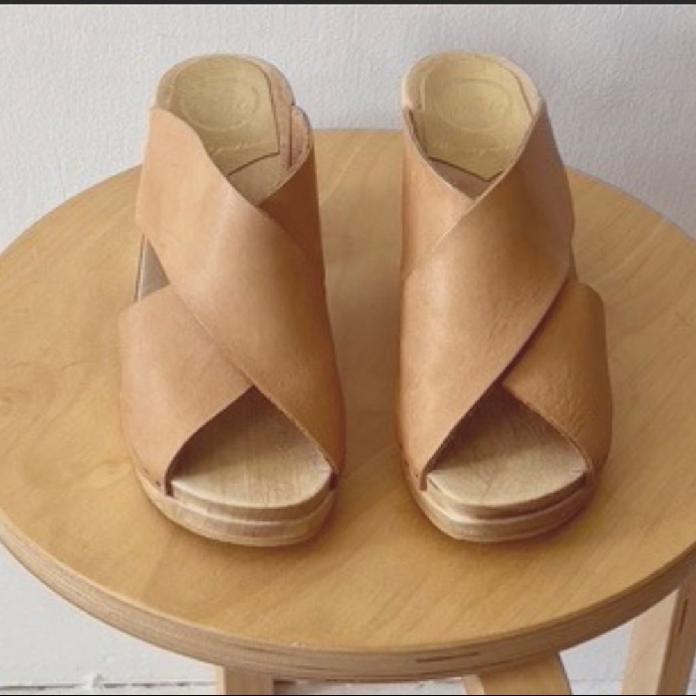 No. 6 Clog sandals. size 7